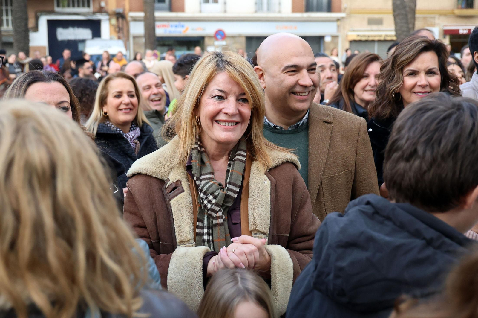 Imágenes del Heraldo Real anunciando la llegada de los Reyes Magos a Huelva
