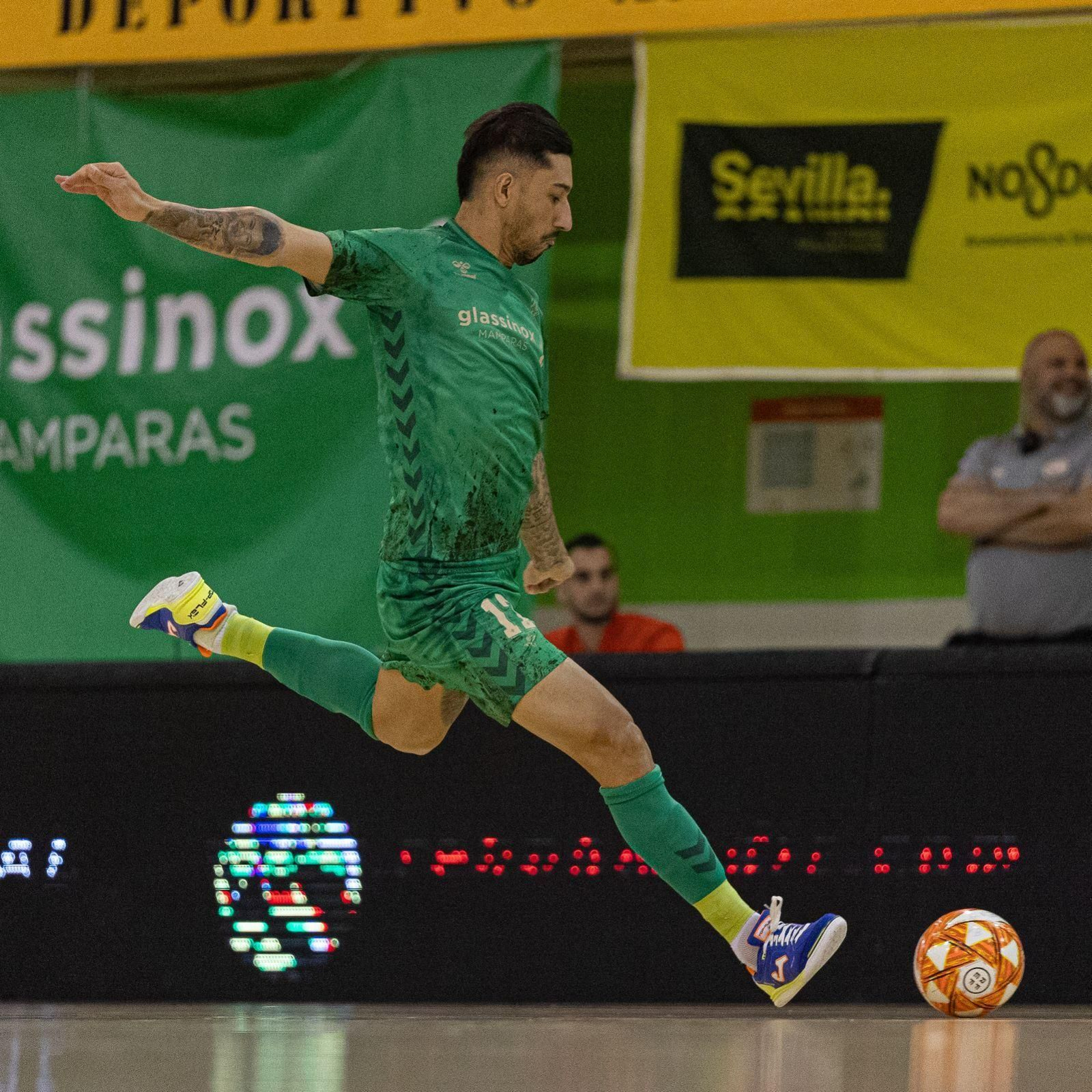Locura, reacción del Betis Futsal (4-3), pero sin el premio de la salvación