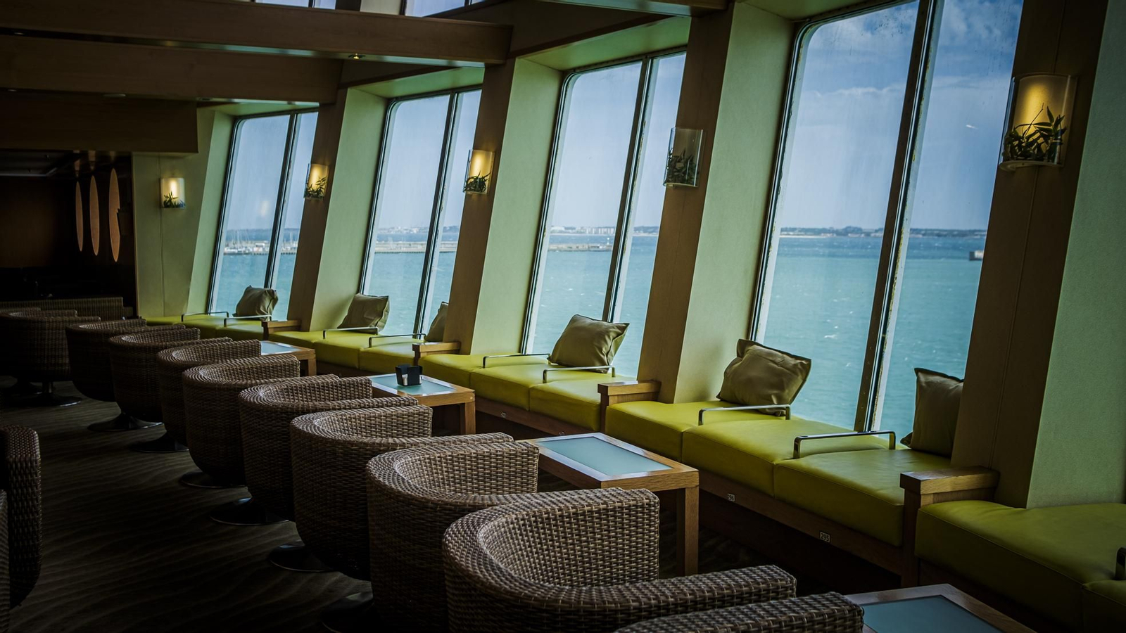 Interior del superferry 'Volcán de Tinamar'.