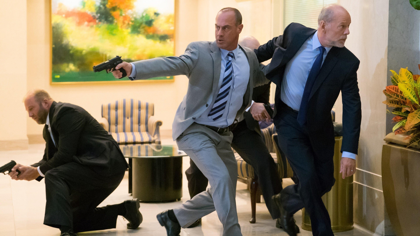 En el ojo de la tormenta                                                             H                                                                   22.00 neoxAsalto al furgón blindado                                                                HH                                  22.00 paramount                 En lo profundo del océano                                                      l                                                                       22.30  nova