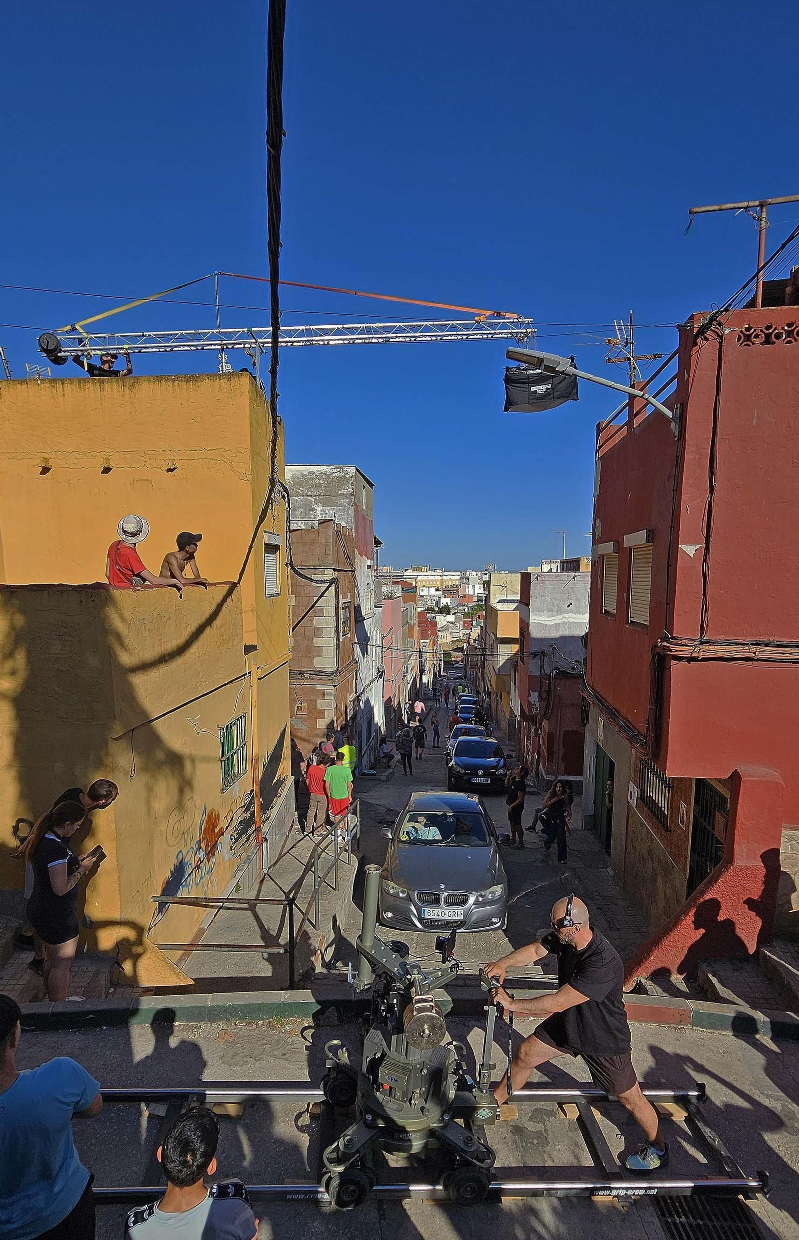 Fotos del rodaje de la serie 'Marbella' en la barriada de La Bajadilla de Algeciras