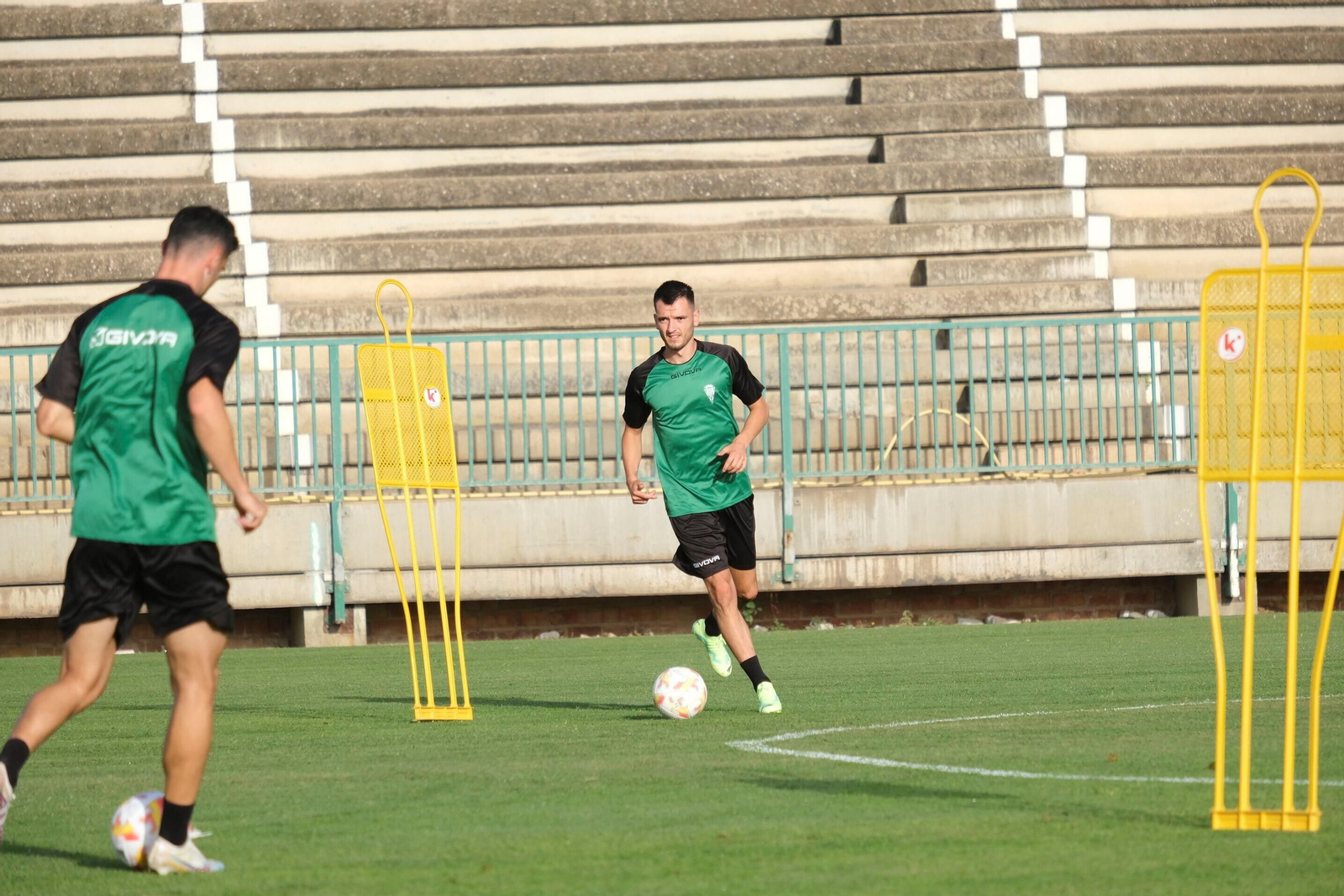 El primer entrenamiento del Córdoba CF, en imágenes