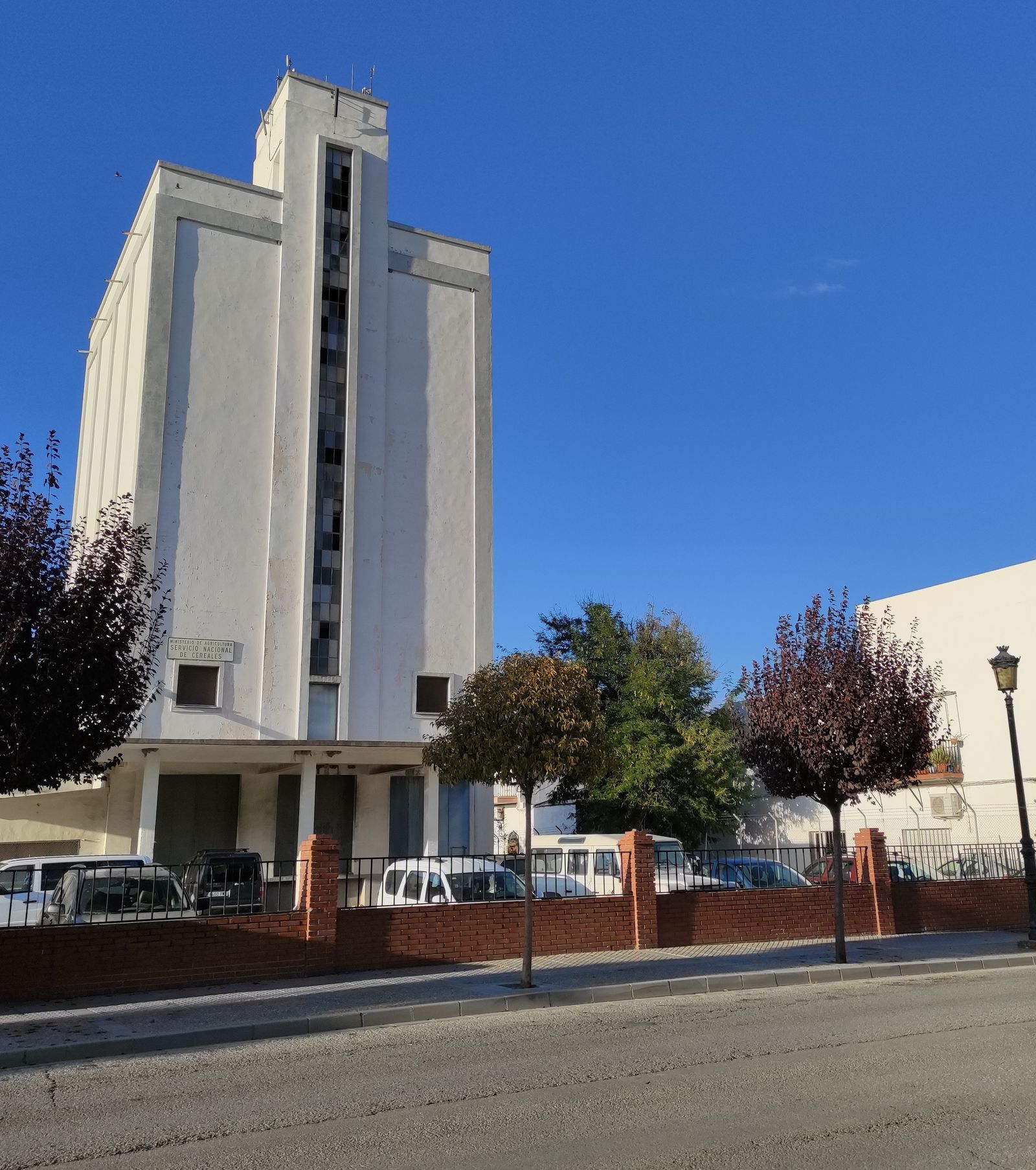 Aspecto actual del silo de Olvera, construcción agraria de mitad del siglo XX.