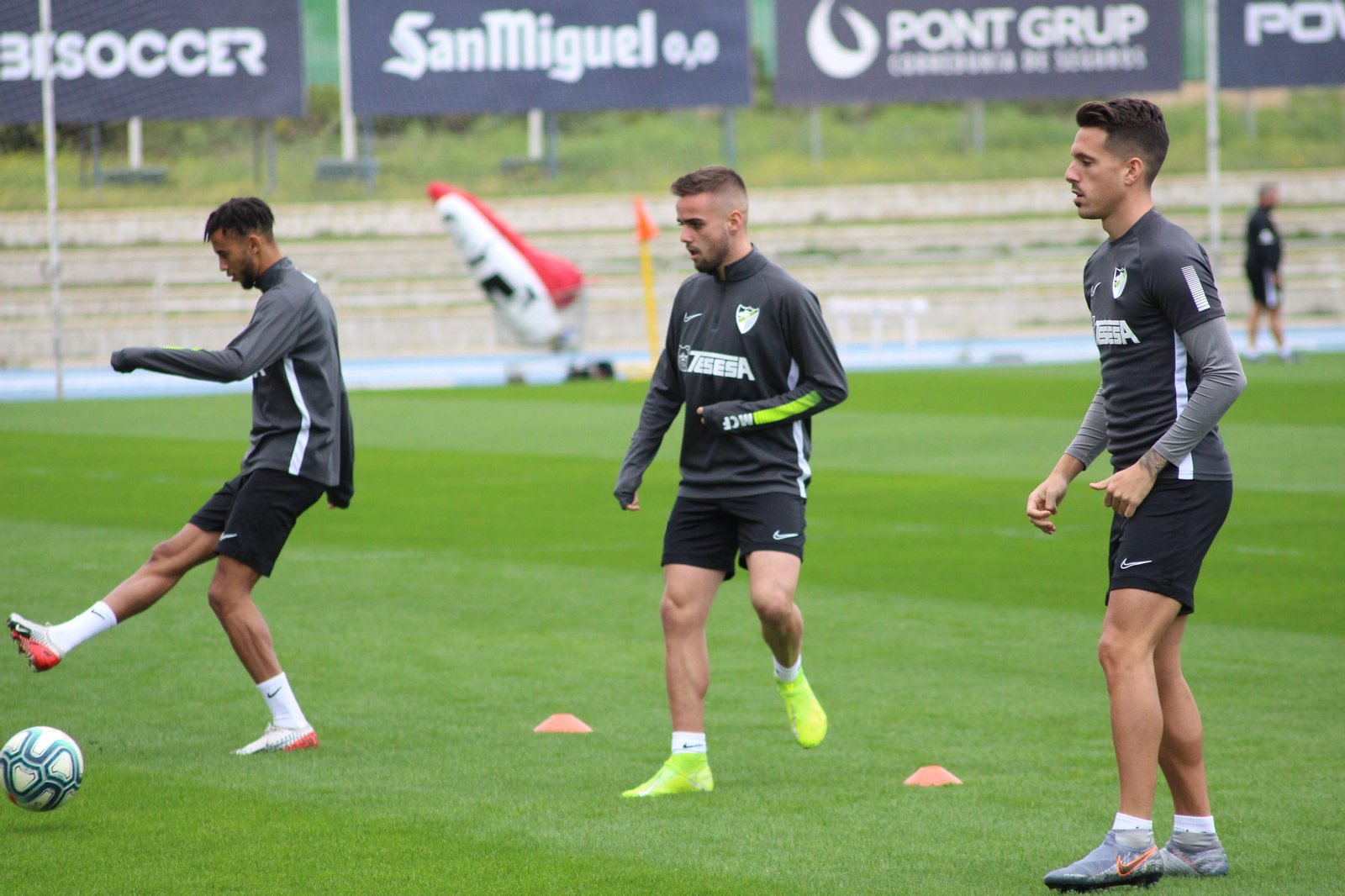 La vuelta a los entrenamientos del Málaga, en fotos