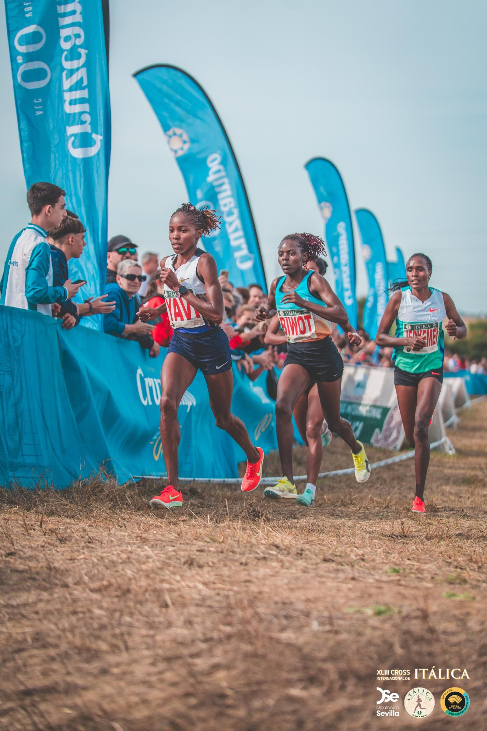 Búscate en las fotos del Cross de Itálica 2025 | 11