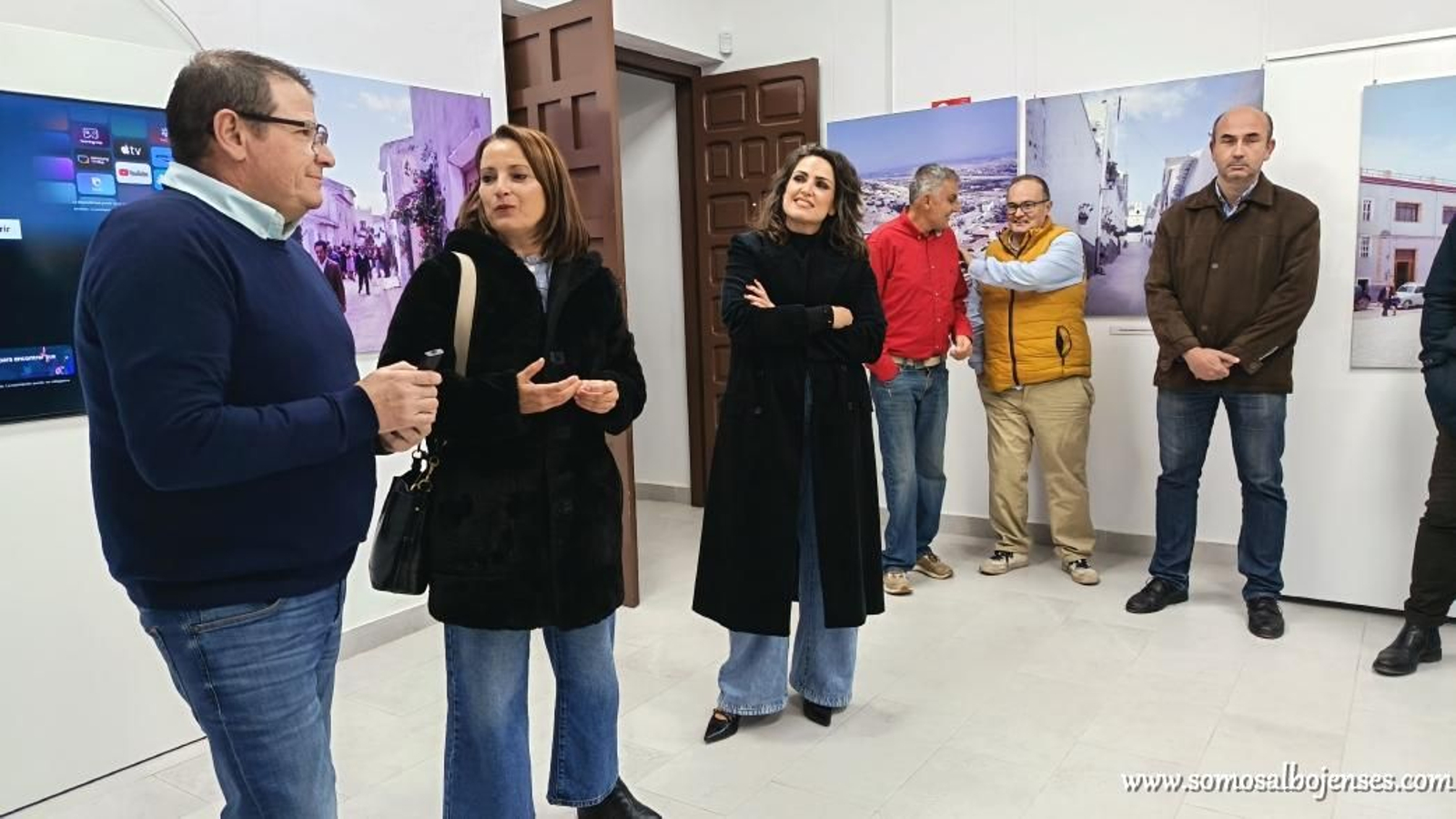 Vecinos del Almanzora se reúnen en Albox para disfrutar del arte de Miguel Romero