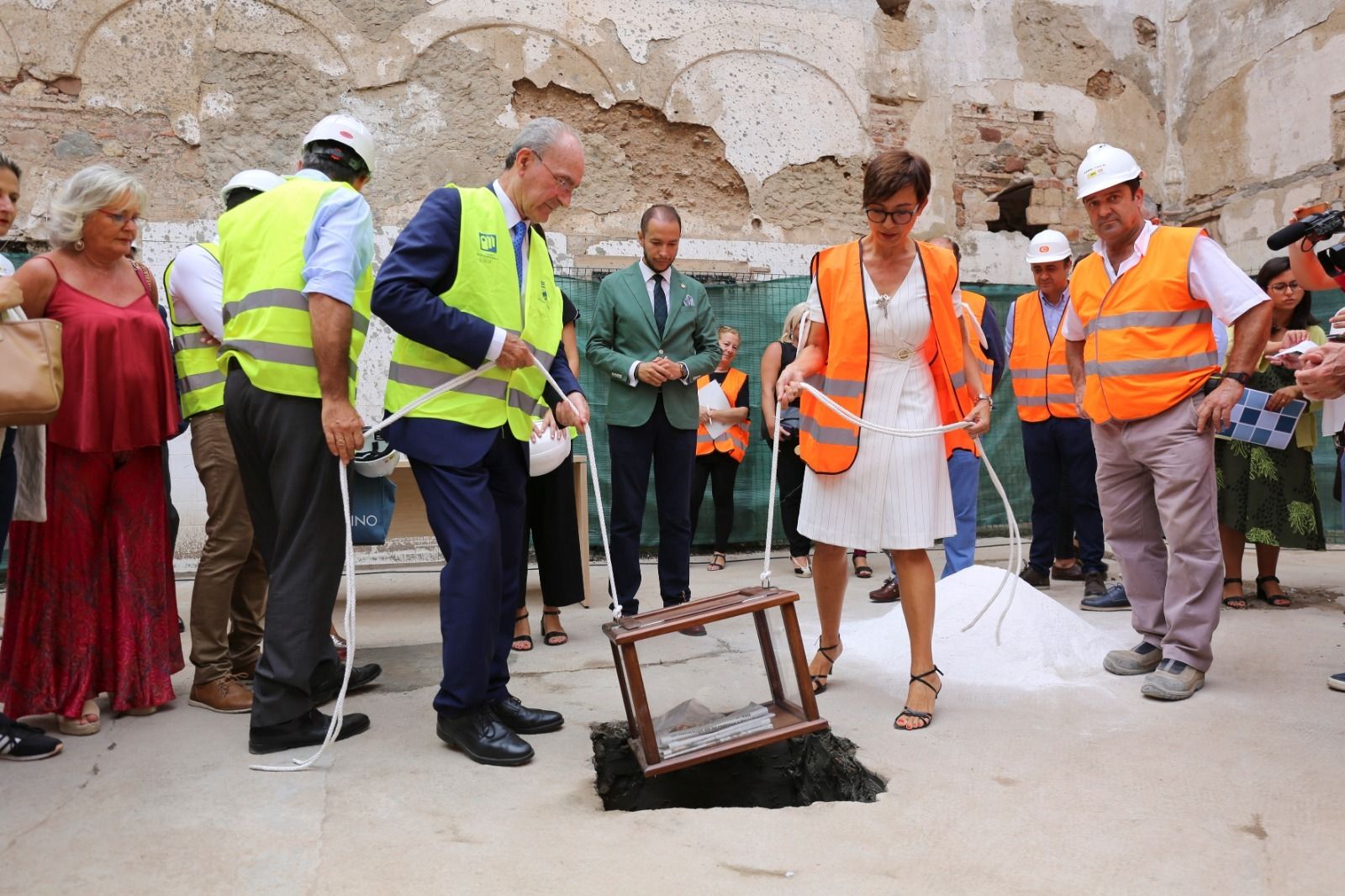 De la Tore y Gámez, en la puesta de la primera piedra de la segunda fase de las obras del convento de San Andrés.