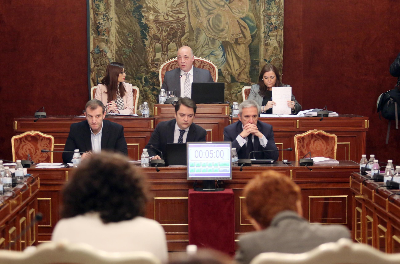 Inicio de la sesión plenaria, presidida por Antonio Ruiz.