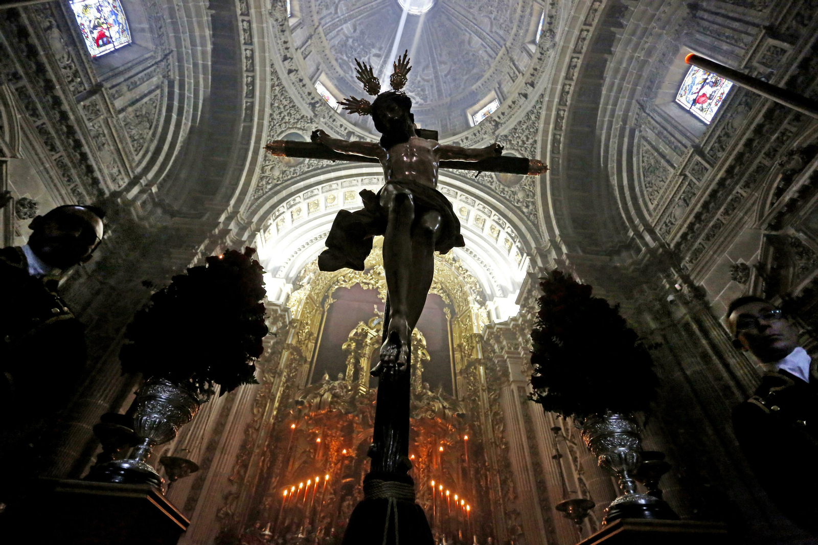 El Santo Crucifijo de la Salud estará hoy expuesto en besapiés en San Miguel.