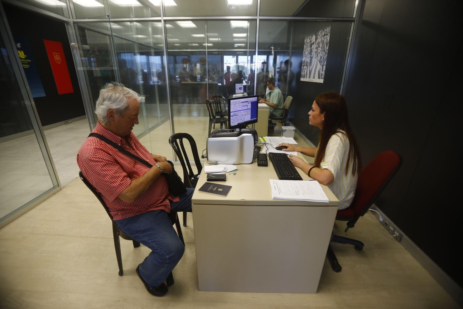 La gran expectación en el inicio de la campaña de abonos del Córdoba CF, en imágenes