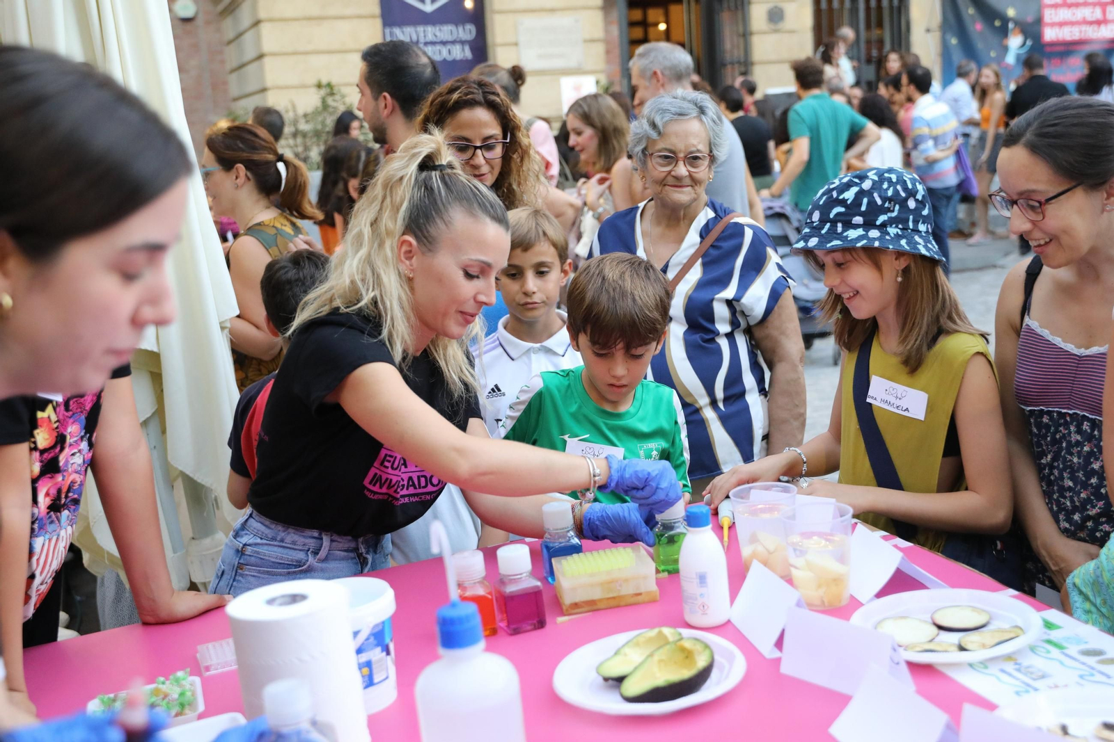Las mejores imágenes de la Noche de los Investigadores de Córdoba Las mejores imágenes de la Noche de los Investigadores de Córdoba