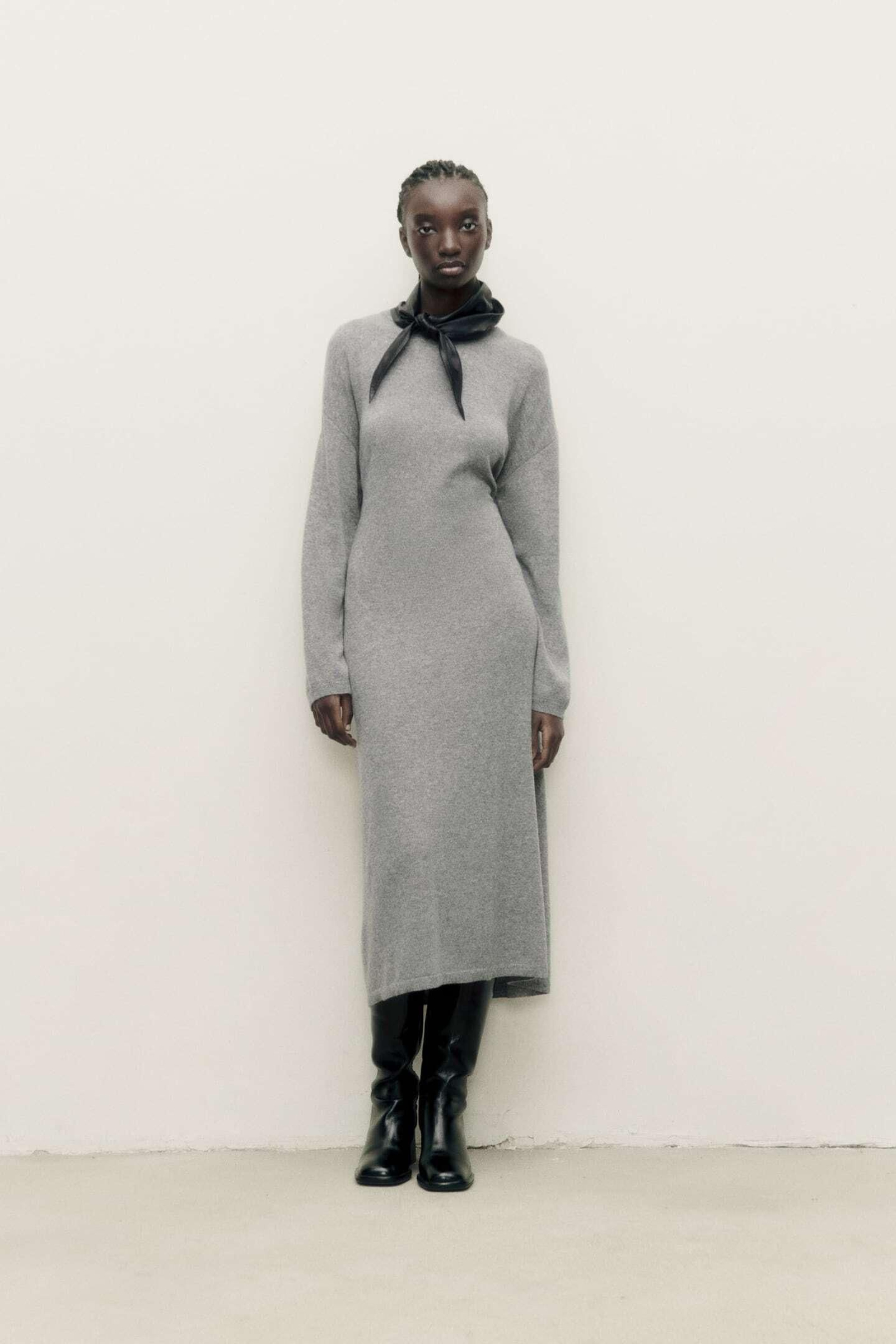 Vestido de punto de Zara.