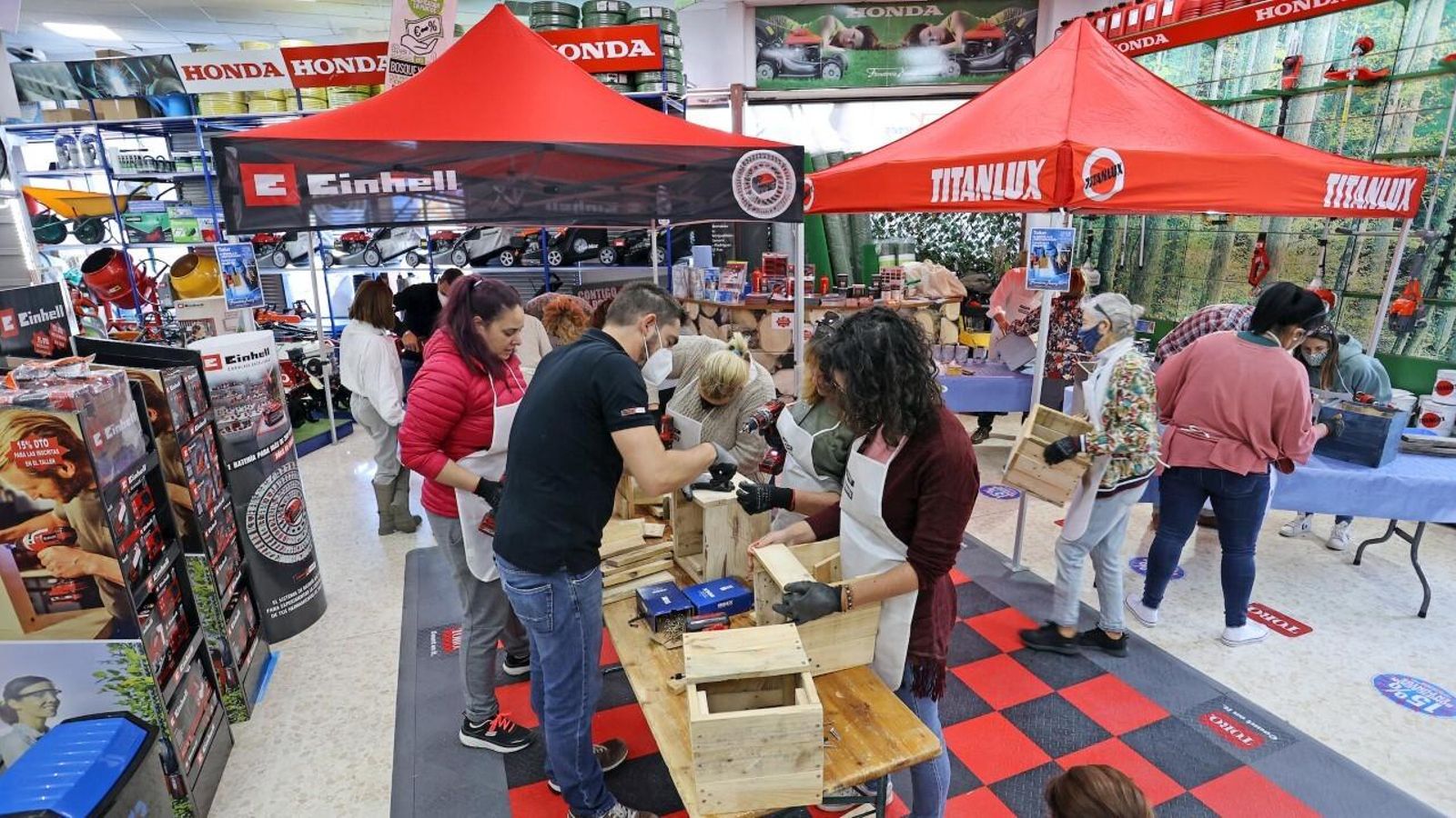 Otra imagen del taller de bricolaje