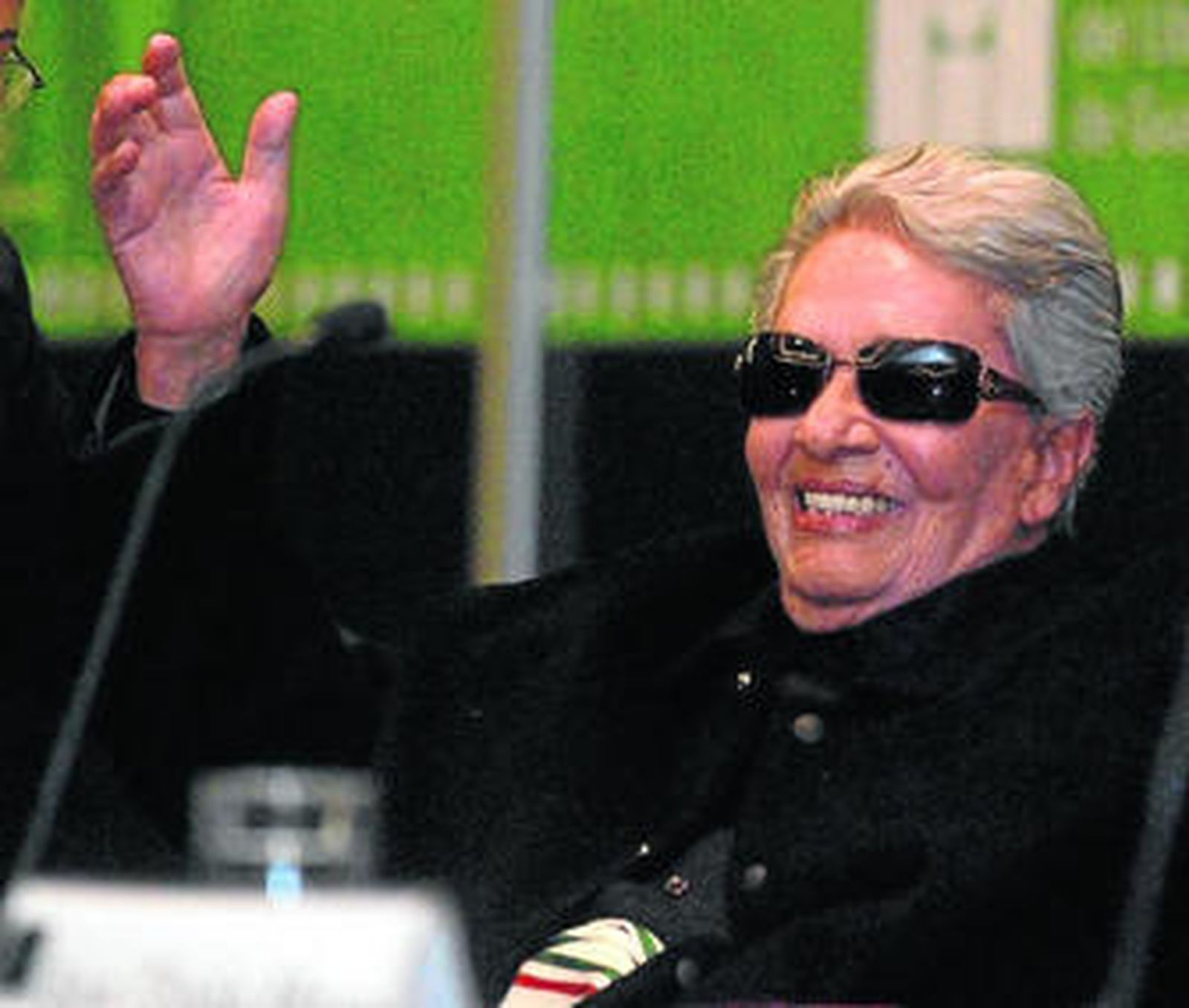 La veterana cantante ayer eufórica durante la presentación en México de us biografía.