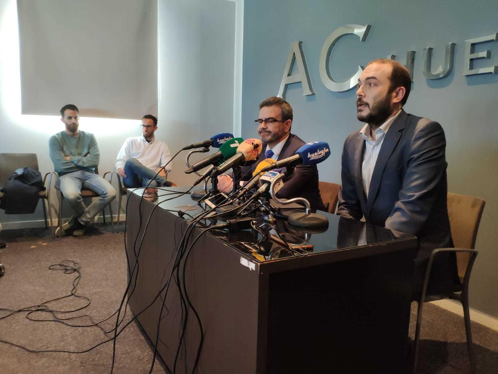 Javier Jiménez y Jacobo Gallego, durante la rueda de prensa.