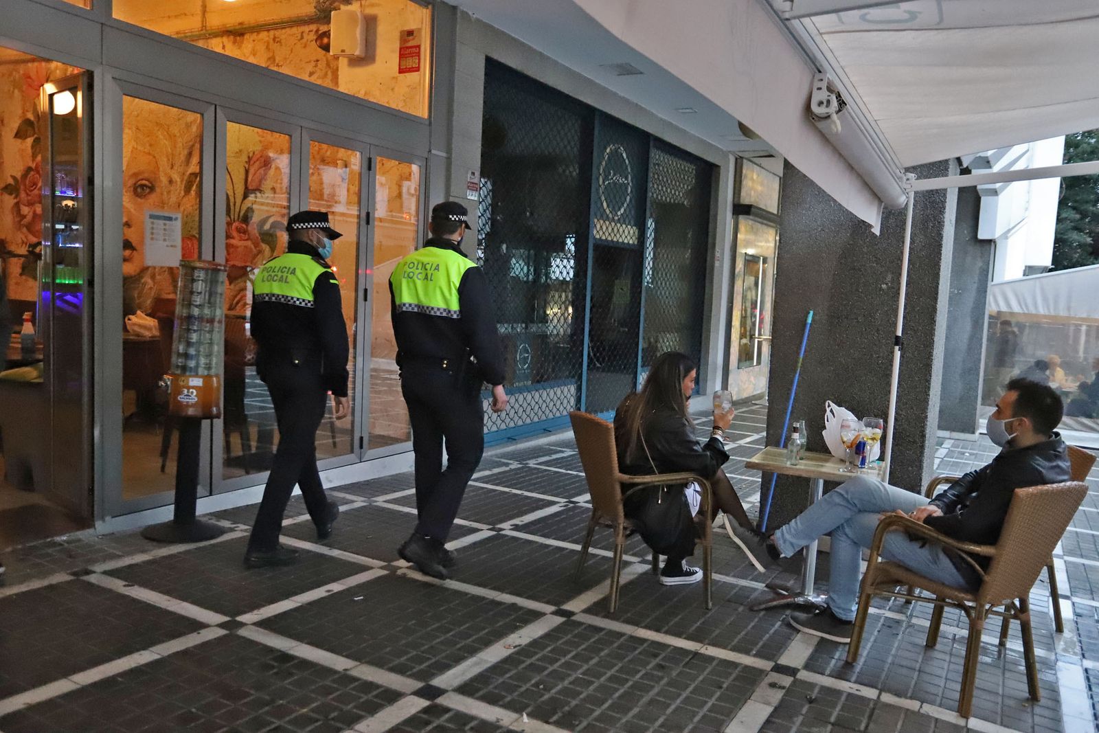 La Policía Local de Huelva controla el cumplimiento de las restricciones anti Covid