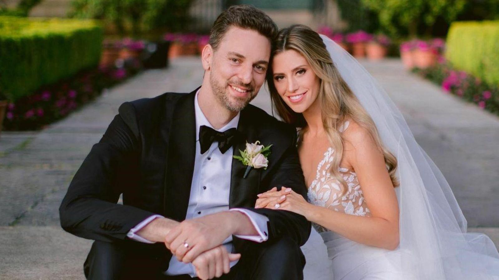 Pau Gasol y Catherine McDonell, en una de las imágenes oficiales de su boda.