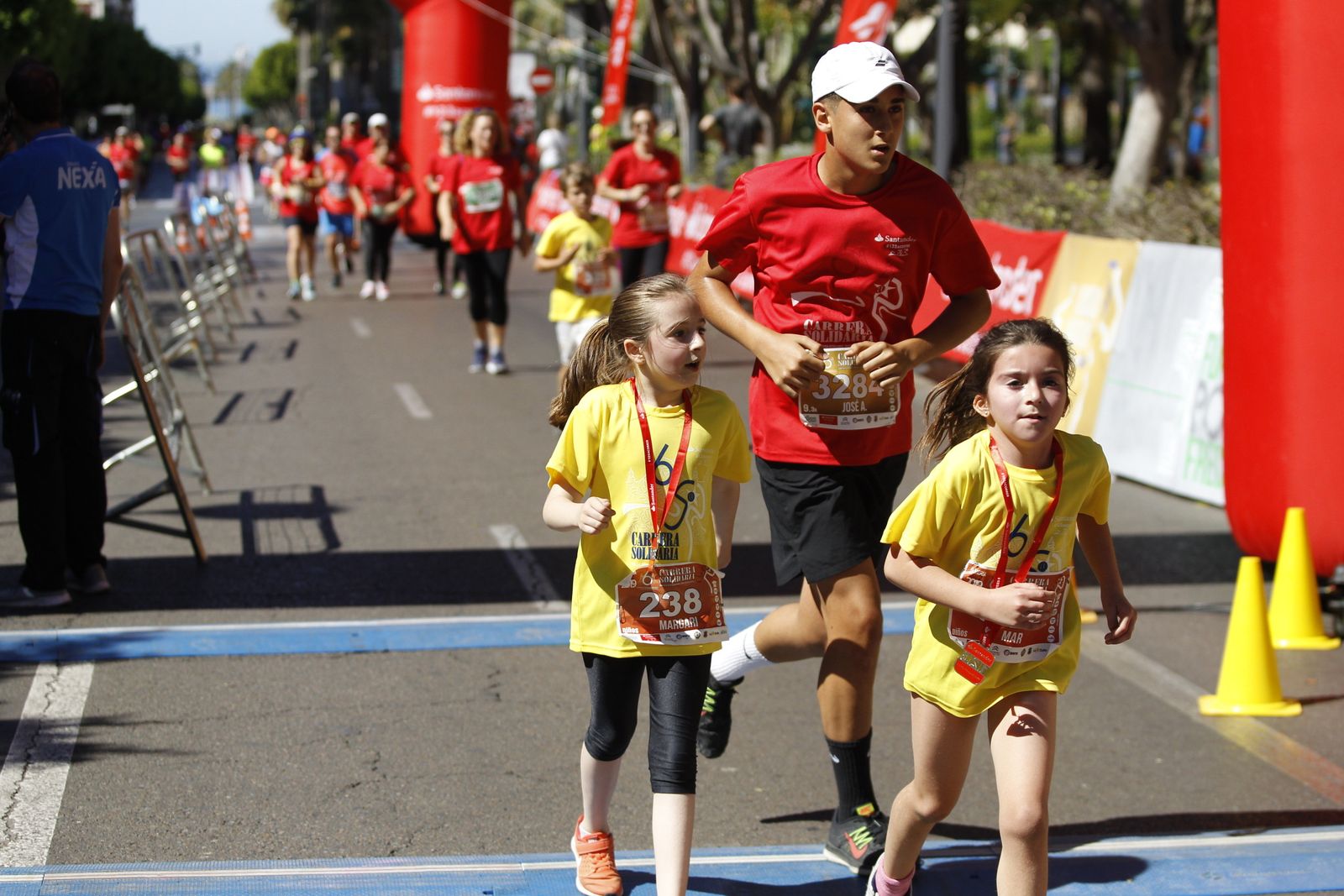 Fotogalería carrera atletismo popular enfermedades poco frecuentes. La Salle Almería