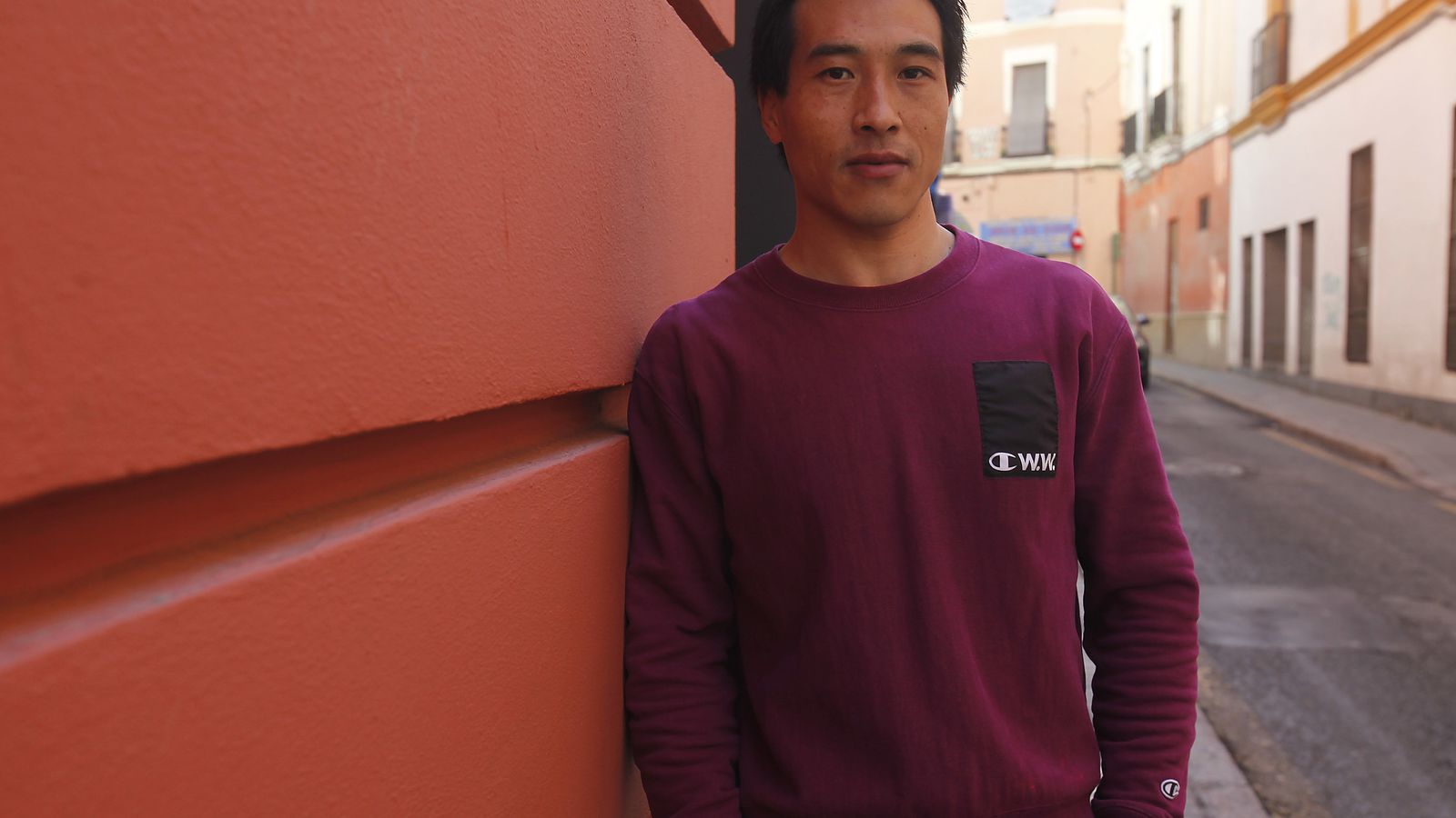 Zhang es un empresario hostelero  que trabaja el día del año nuevo chino.