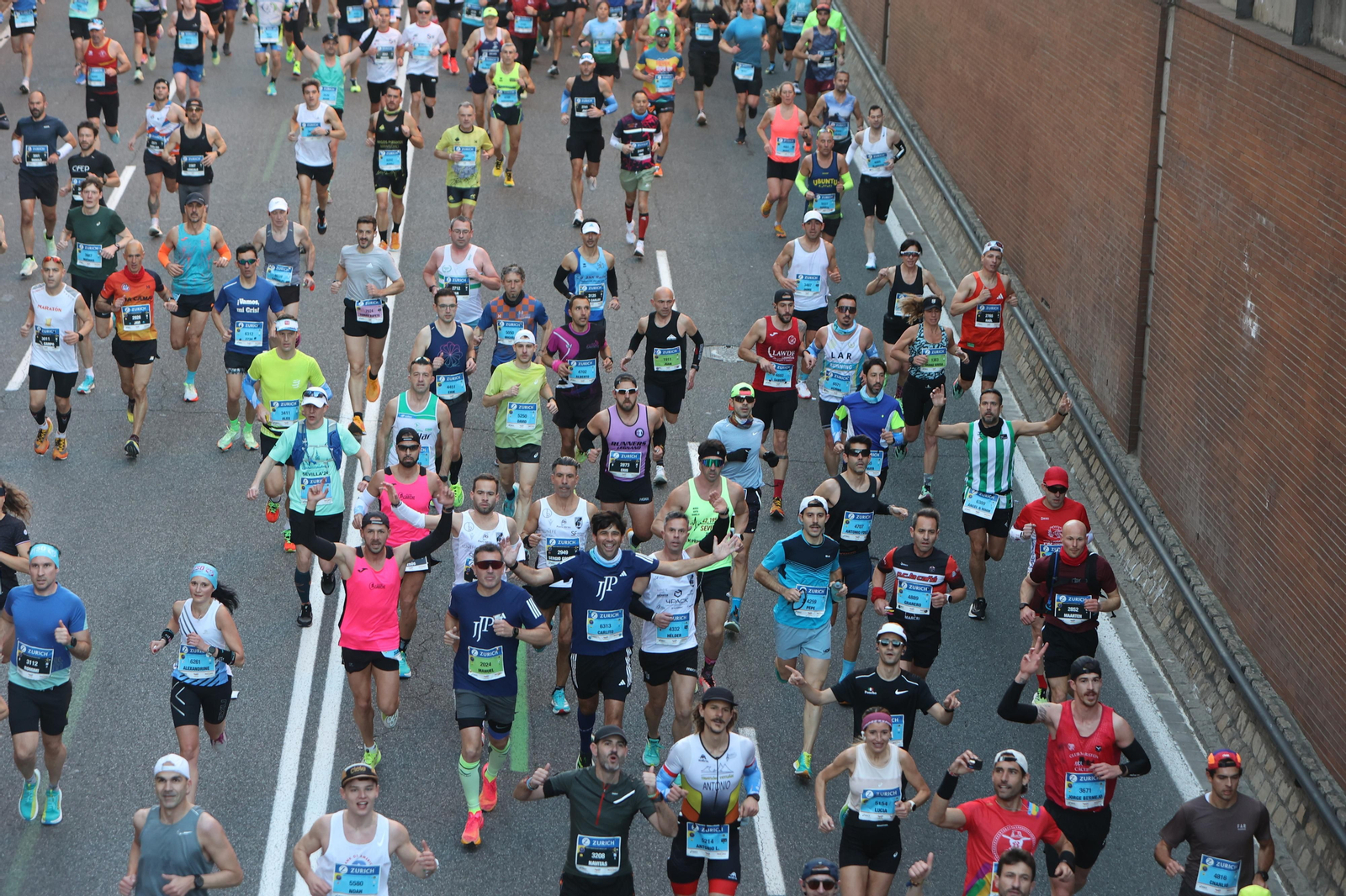 Búscate en la Zurich maratón de Sevilla