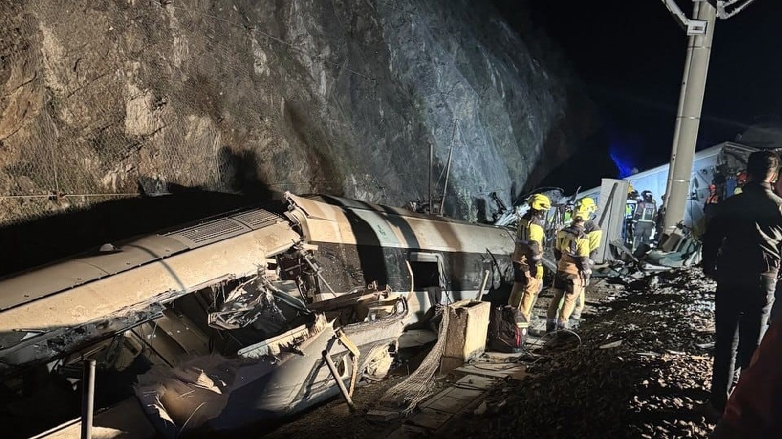 Parte del alvia implicado en el el accidente.