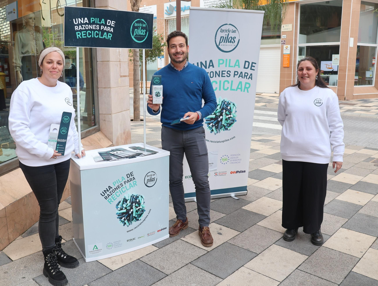 La campaña 'Una pila de razones' llega al municipio de El Ejido.