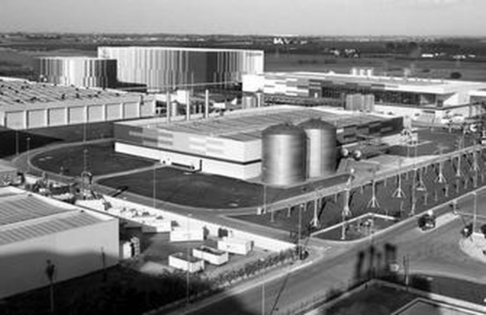 La fábrica de Heineken se encuentra en la finca La Caridad, en Torreblanca.