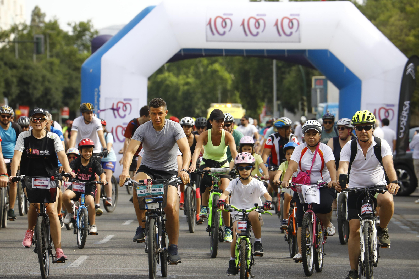 Marcha ciclista del Día de la Bicicleta en Córdoba, en imágenes