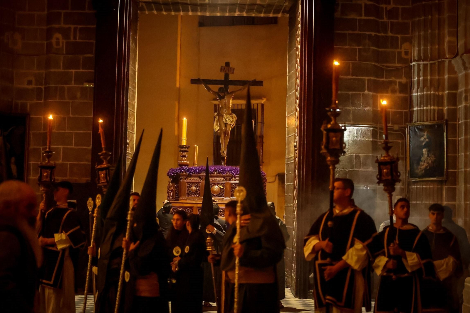 Madrugada del Viernes Santo en Jerez: imágenes de la Noche de Jesús