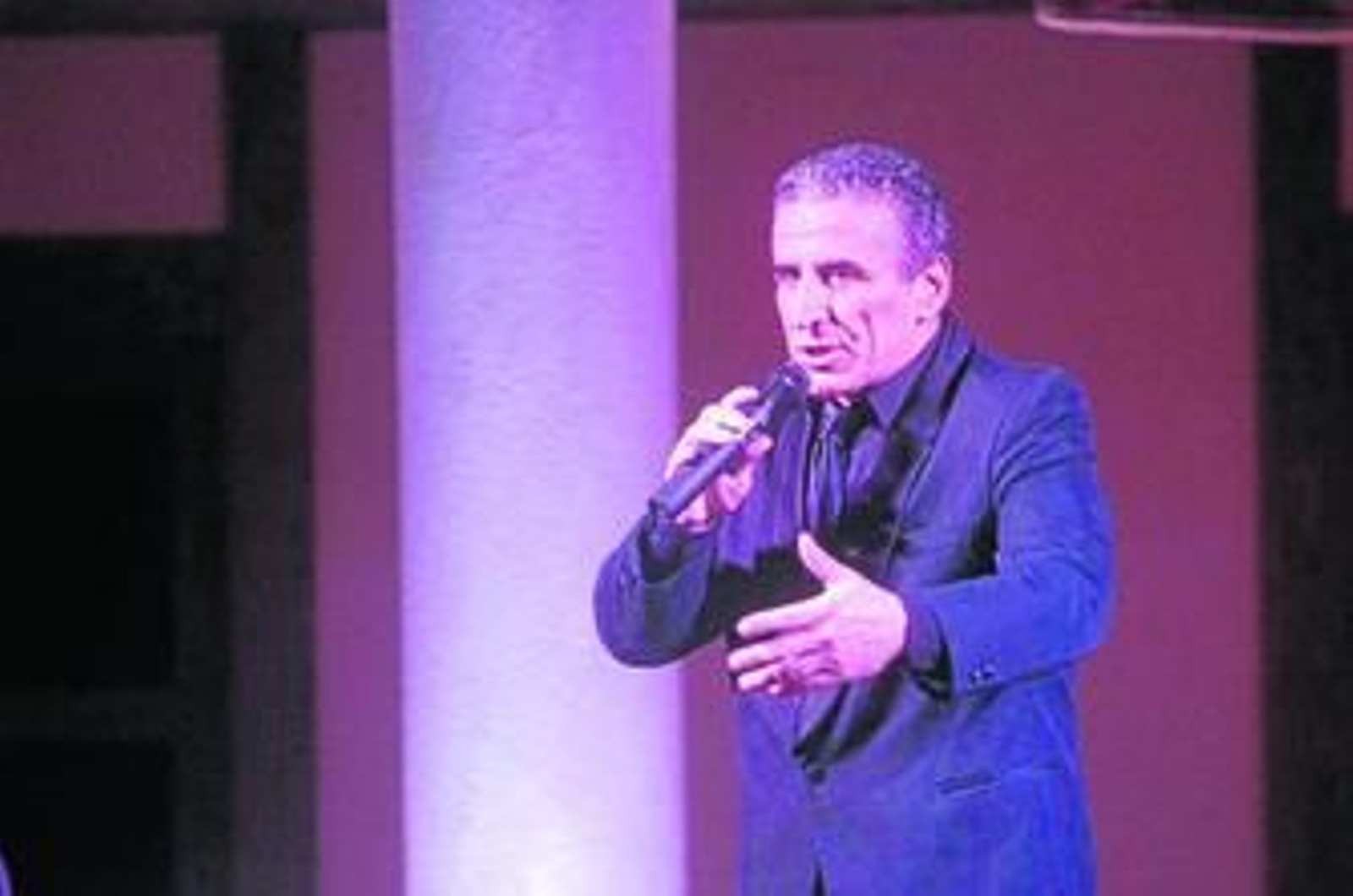 Cacho Soler durante su brillante actuación en el Castillo de Santa Ana.