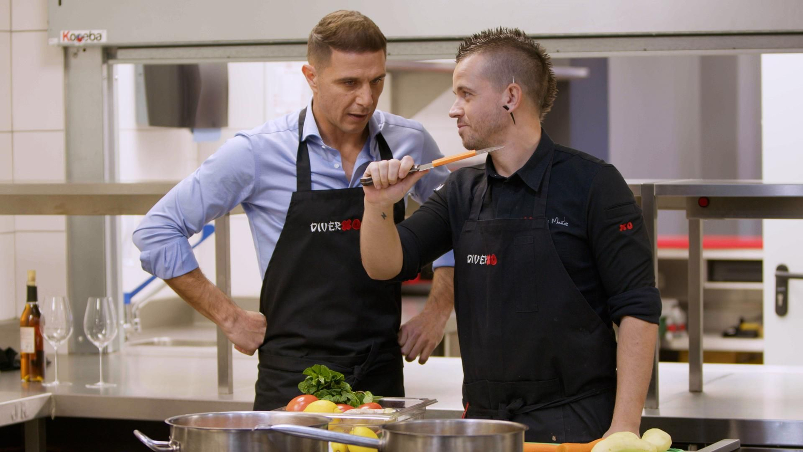 Dabiz Muñoz exige a Joaquín cómo ha de cortar unas zanahorias