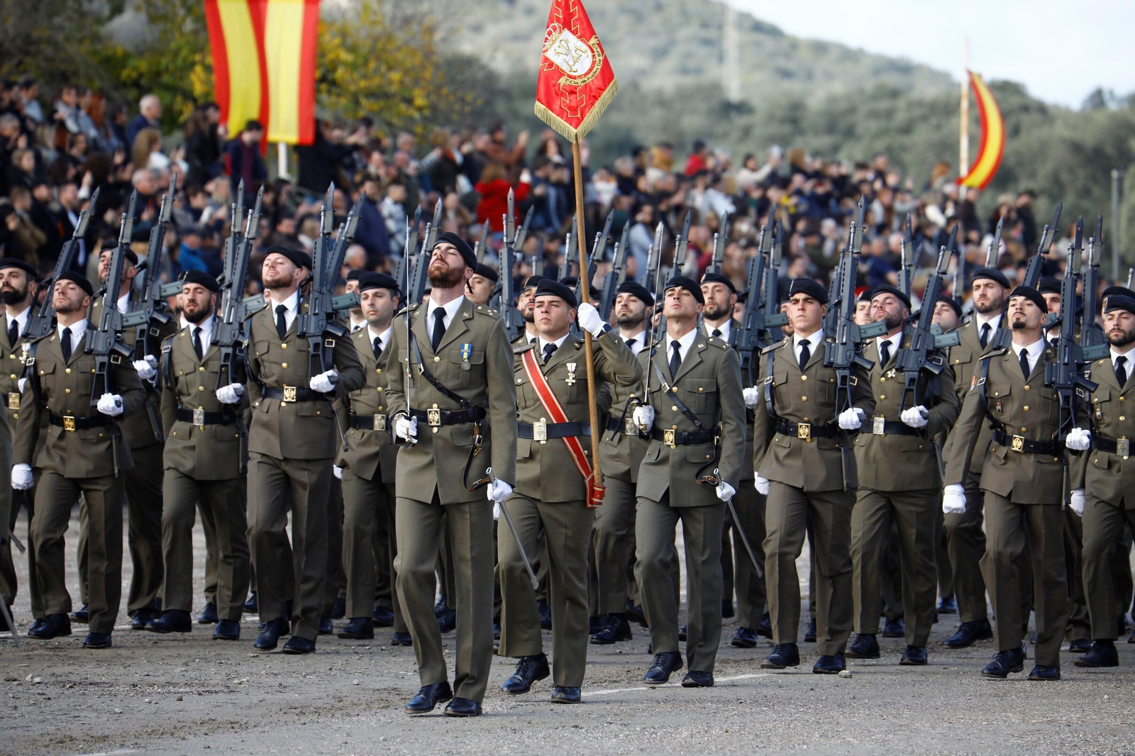 La Brigada Guzmán el Bueno X celebra el día de la Inmaculada en Cerro Muriano, en imágenes