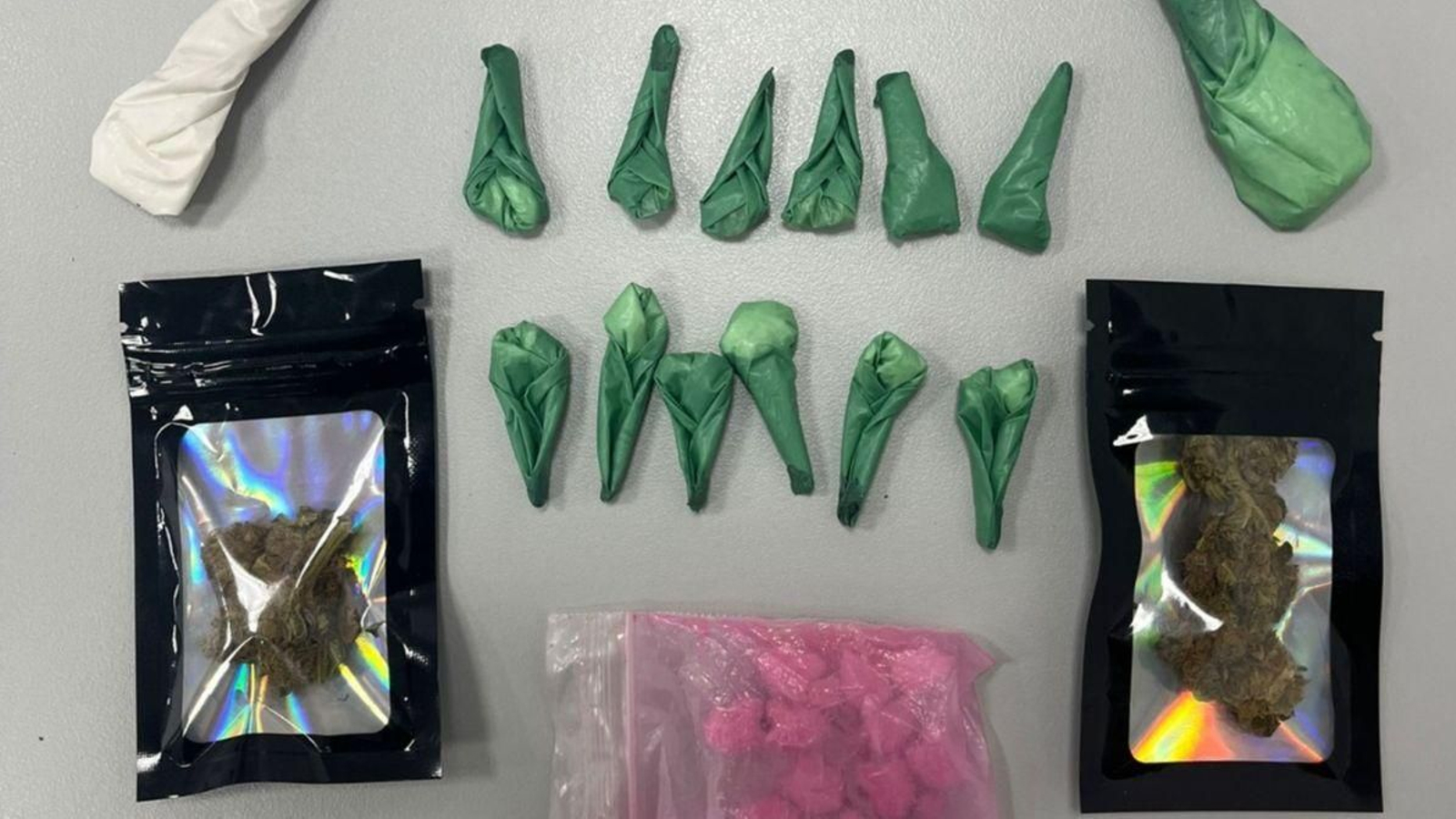 La droga incautada a la detenida. La droga incautada a la detenida.