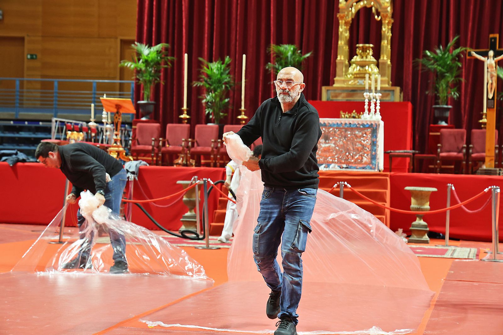 Últimos preparativos para la Misa funeral por las víctimas de Adamuz