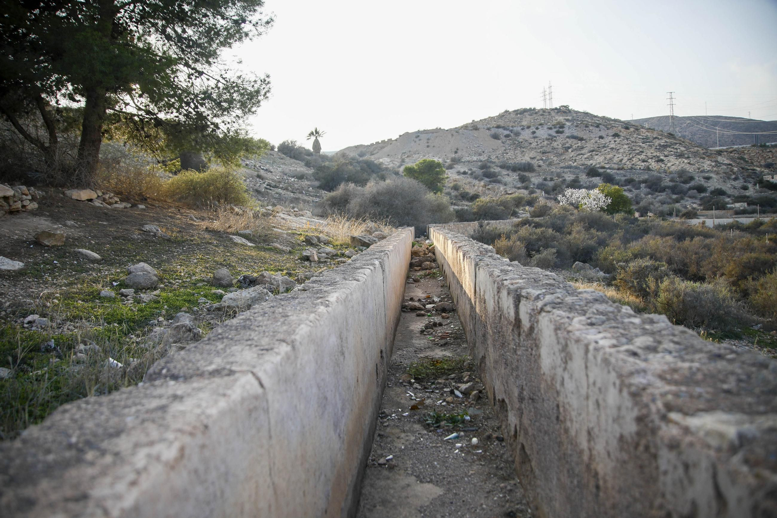 Imágenes de los refugios de la guerra civil descubierto en el barrio de Las Trincheras