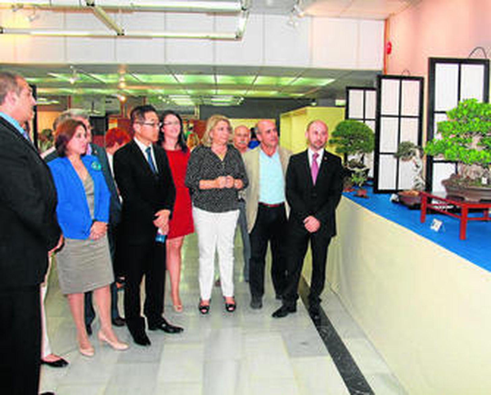 Presentación de la exposición a cargo de la alcaldesa de Almuñecar, Trinidad Herrera.