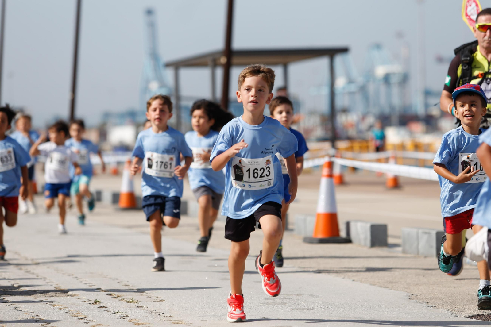 Búscate en la galería de fotos de categorías inferiores de la XXIII Carrera Popular Puerto Bahía de Algeciras