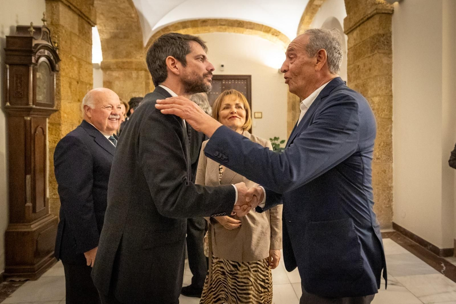 Las imágenes de la cena de los premiados con la Medalla de Oro de las Bellas Artes en la Diputación de  Cádiz