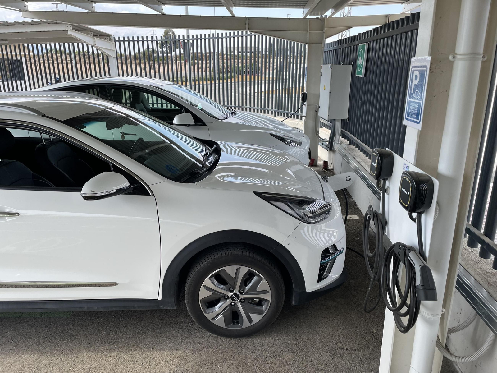 Los vehículos electricos animan el mercado de automoción