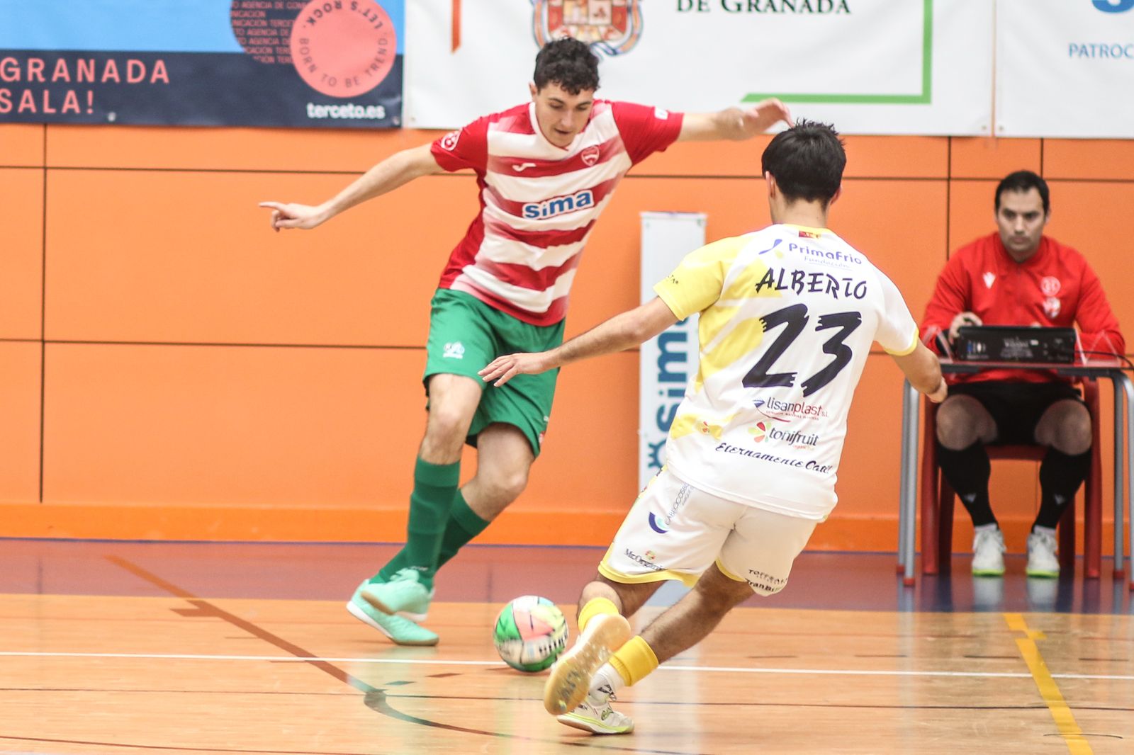 Un ataque del Sima Granada en el partido de este domingo