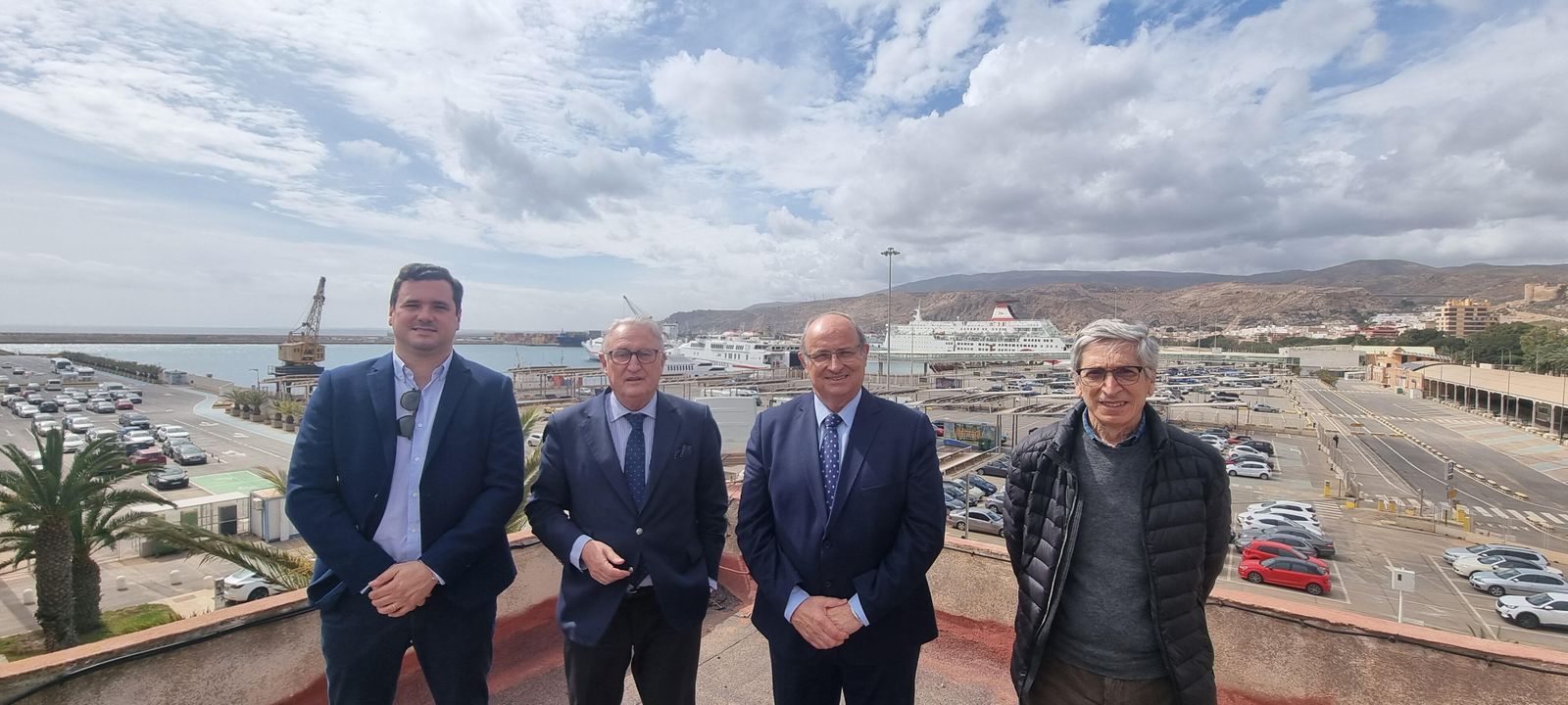 El presidente de la Autoridad Portuaria de Melilla, Víctor A. Gamero, ha visitado el Puerto de Almería.