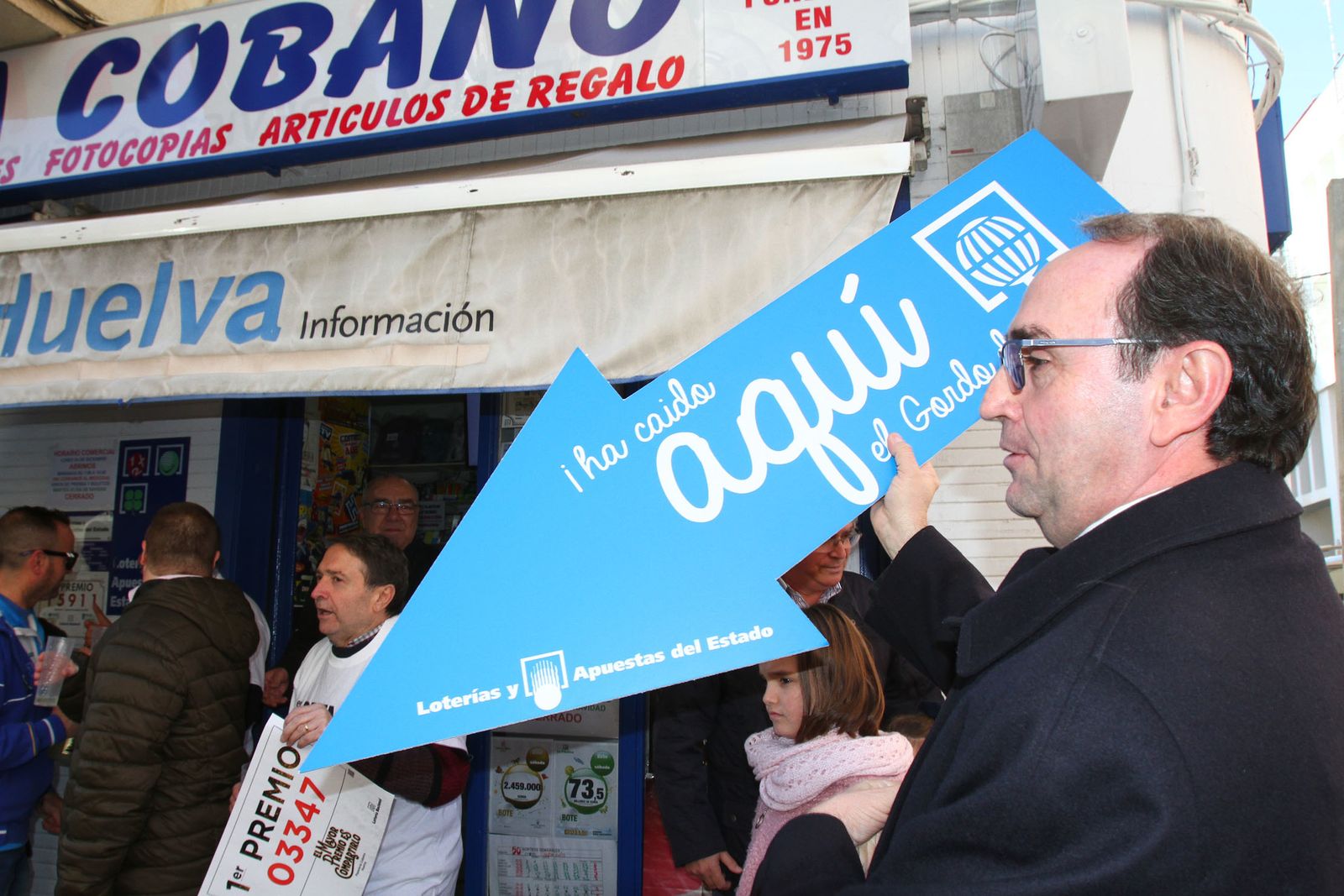 Alegría en Huelva tras tocar por primera vez el gordo en la capital.