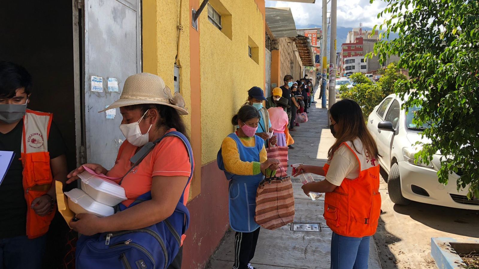 Imagen de una labor de acción humanitaria.