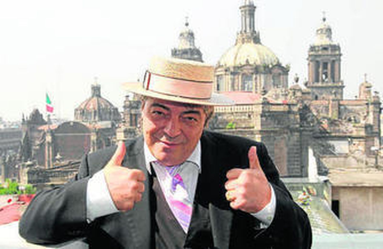 Antonio Canales, este verano de promoción en México.