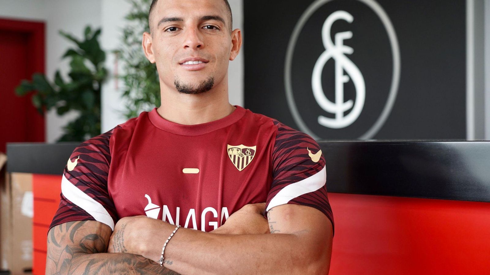 Diego Carlos, durante su entrevista en los medios del Sevilla.