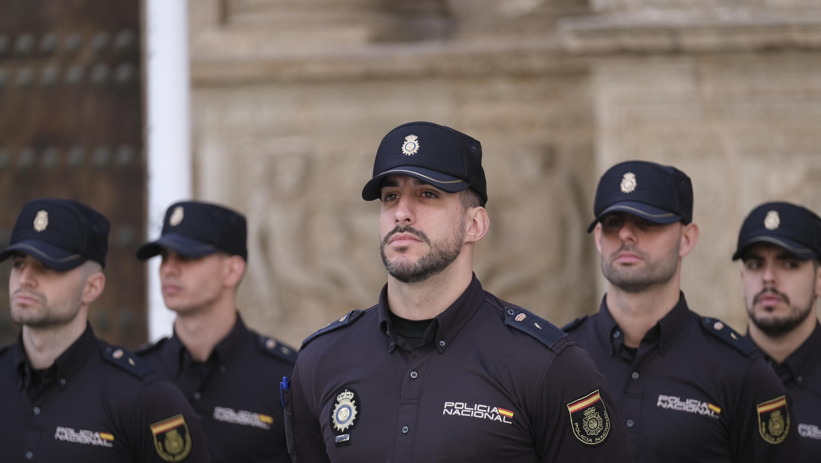 Imágenes del acto del 200 aniversario de la Policía Nacional, en Almería