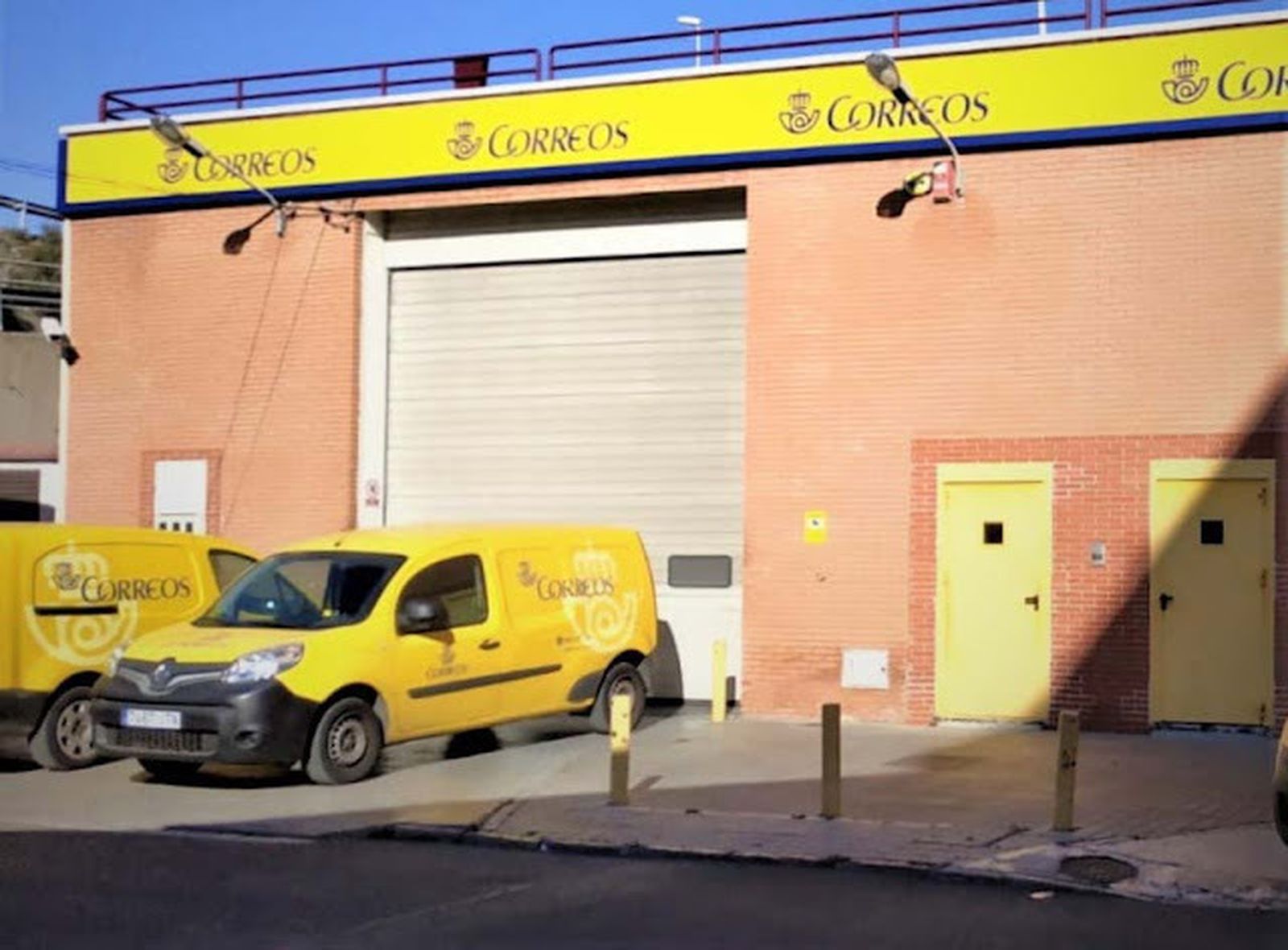 Correos asegura que no habrá despidos en el centro logístico de Almería