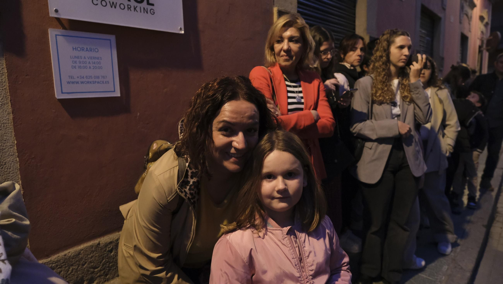 Estudiantes en la Semana Santa de Almería 2025