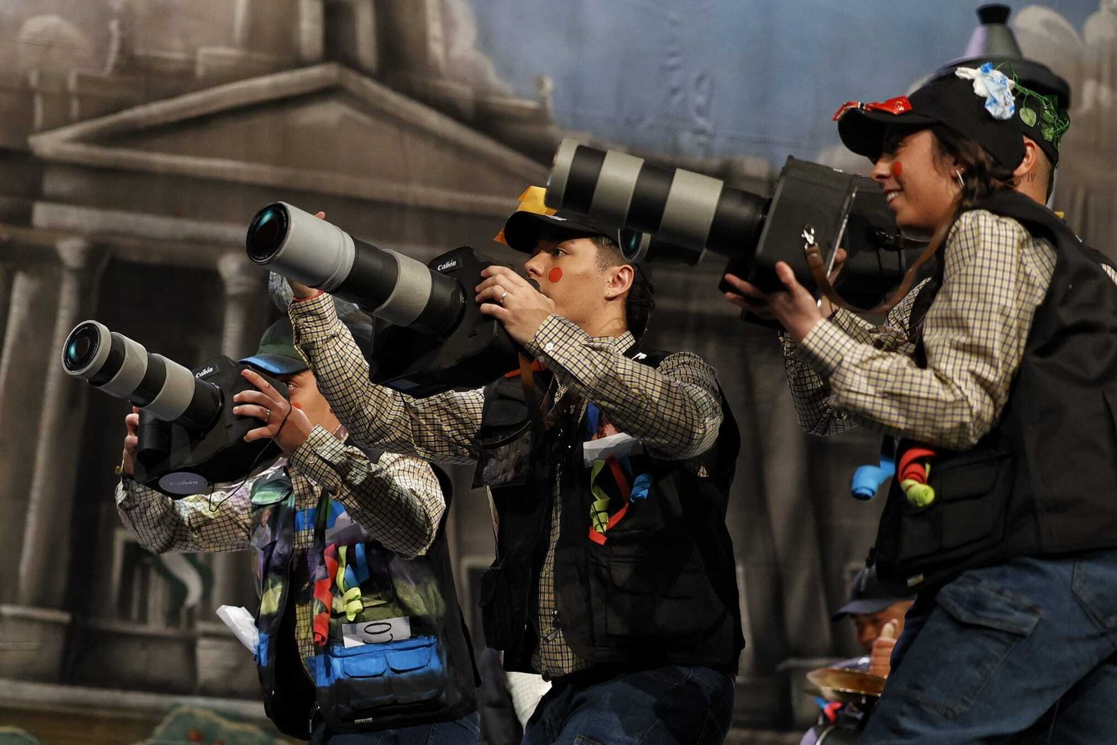 Chirigota 'El que la sigue la consigue'.