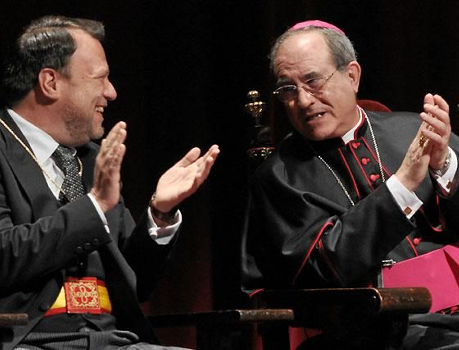 El alcalde de Sevilla, Alfredo Sánchez Monteseirín, y el arzobispo de Sevilla, Juan José Asenjo.

Foto: Manuel Gómez